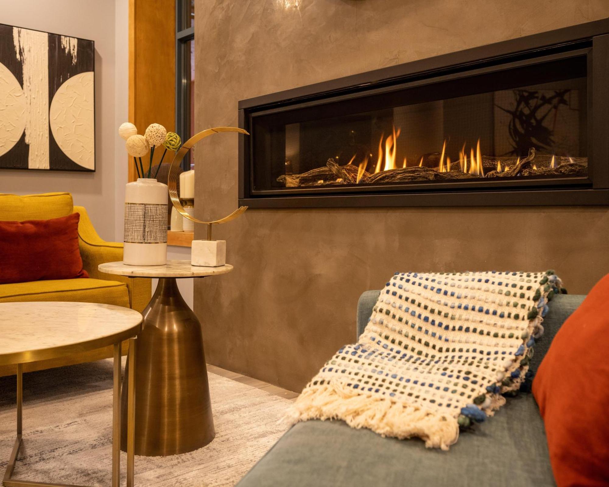 Alpenglow Lodge Two Bedroom Apartment By Mva Уистлер Экстерьер фото